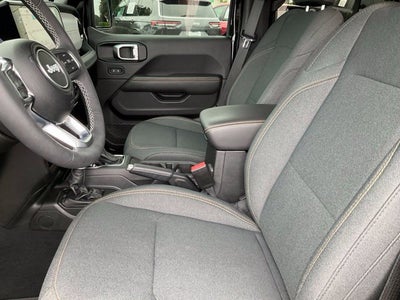 2025 Jeep Wrangler 4-Door Sahara 4x4