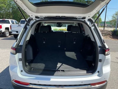 2023 Jeep Grand Cherokee Laredo 4x4