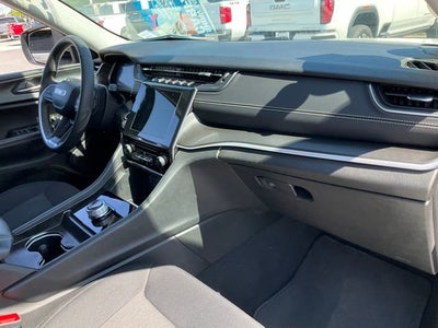 2023 Jeep Grand Cherokee Laredo 4x4