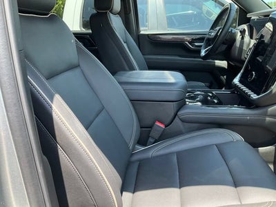 2025 GMC Yukon Elevation