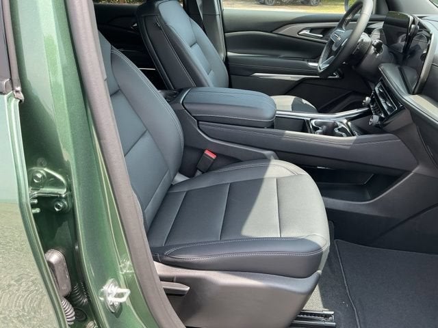 2027 Chevrolet Traverse LT - Photo 19