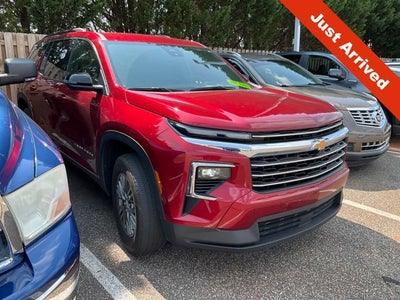 2025 Chevrolet Traverse LT