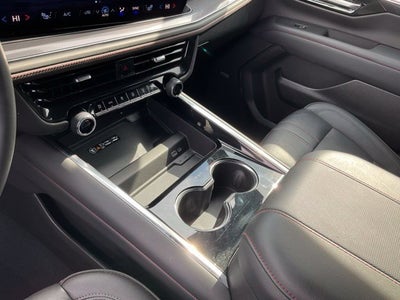 2025 Chevrolet Suburban RST