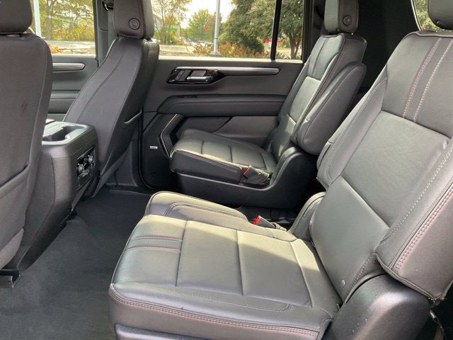 2025 Chevrolet Suburban RST