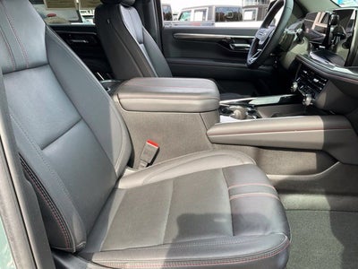 2025 Chevrolet Suburban RST