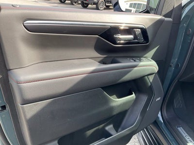2025 Chevrolet Suburban RST