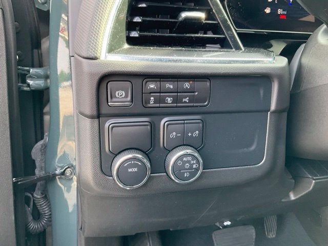 2025 Chevrolet Suburban RST