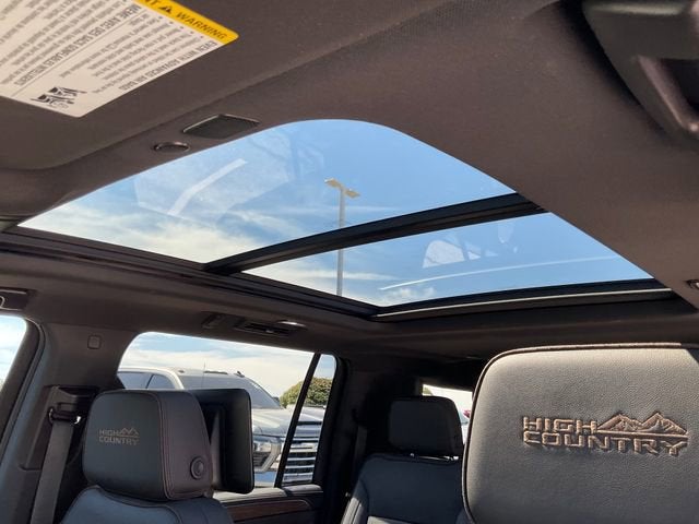 2023 Chevrolet Suburban High Country