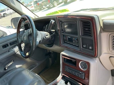2005 Cadillac Escalade Standard