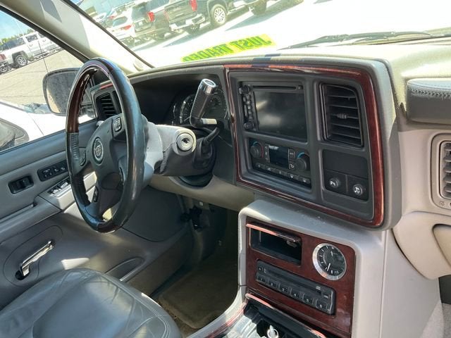 2005 Cadillac Escalade Standard