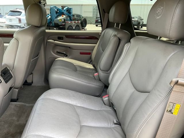 2005 Cadillac Escalade Standard
