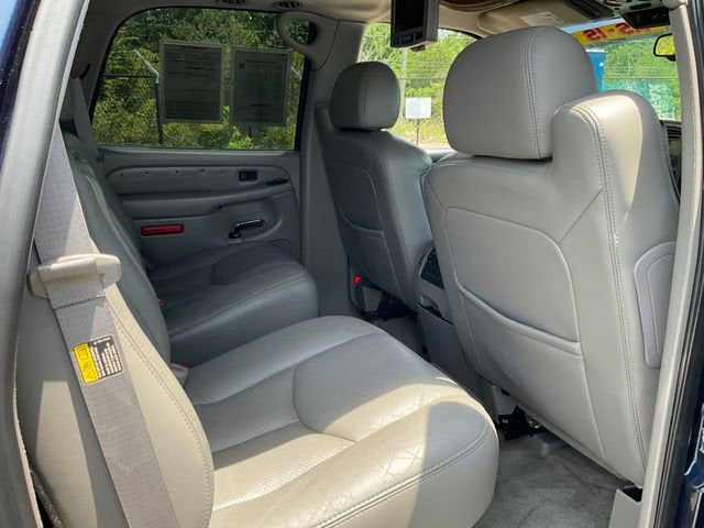 2005 Cadillac Escalade Standard