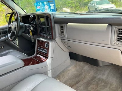 2005 Cadillac Escalade Standard