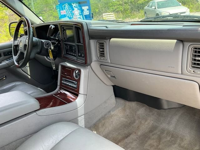 2005 Cadillac Escalade Standard