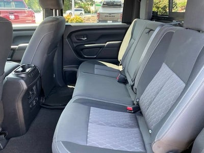 2023 Nissan TITAN Crew Cab SV 4x2