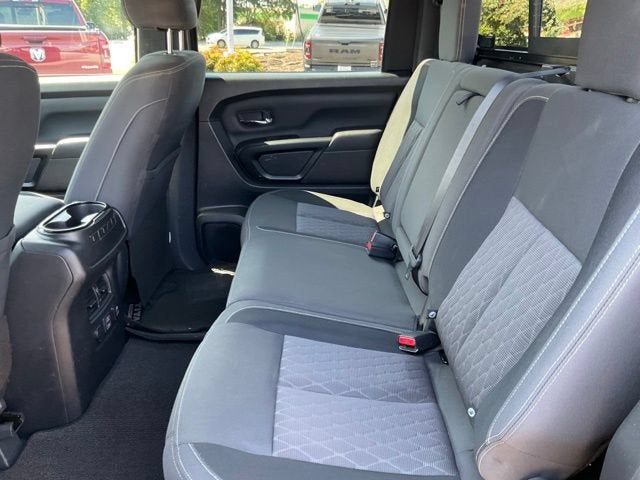 2023 Nissan TITAN Crew Cab SV 4x2