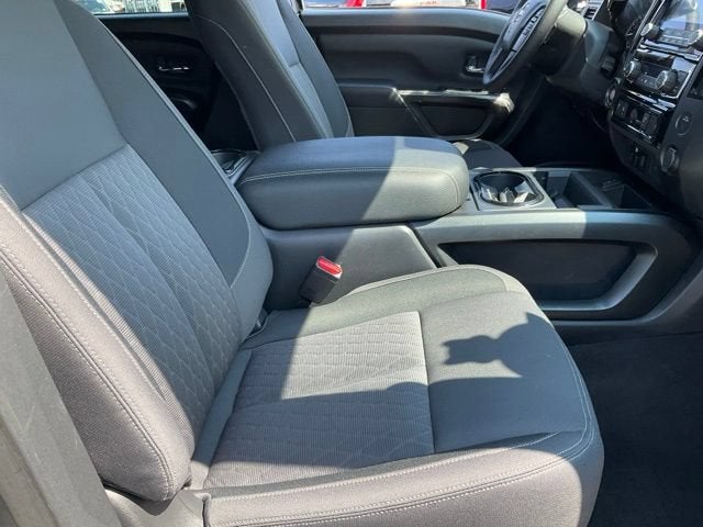 2023 Nissan TITAN Crew Cab SV 4x2