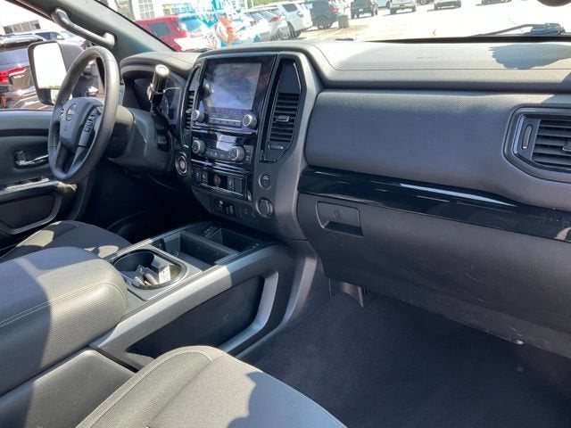 2023 Nissan TITAN Crew Cab SV 4x2