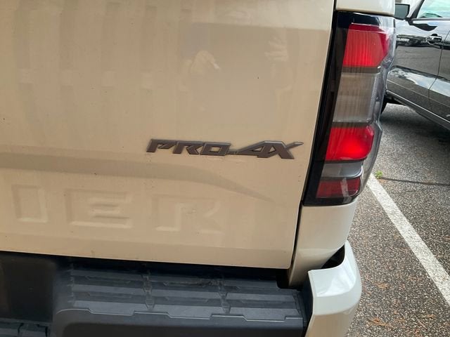 2022 Nissan Frontier Crew Cab PRO-4X 4x4