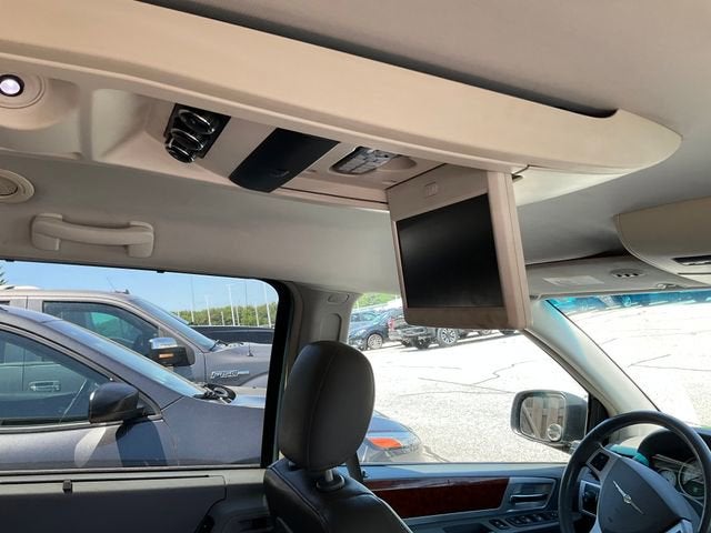 2009 Chrysler Town & Country Touring