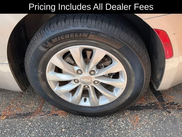 2017 Chrysler Pacifica Touring-L