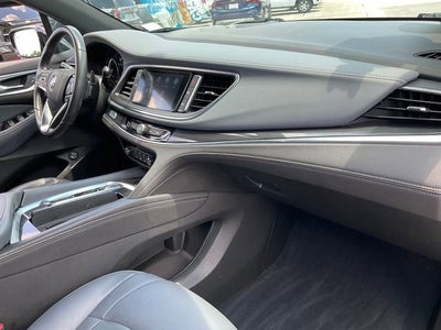 2022 Buick Enclave Essence