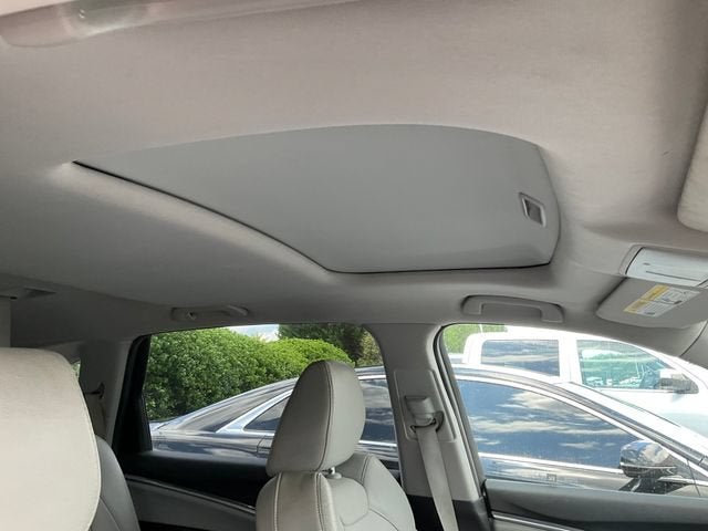 2017 Acura MDX w/Technology Package