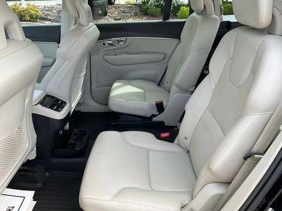 2020 Volvo XC90 T6 Momentum 6 Passenger