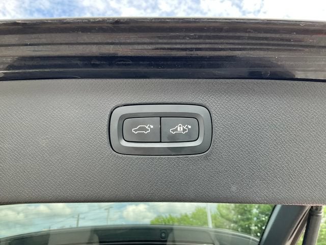 2020 Volvo XC90 T6 Momentum 6 Passenger