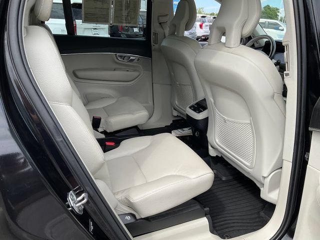 2020 Volvo XC90 T6 Momentum 6 Passenger